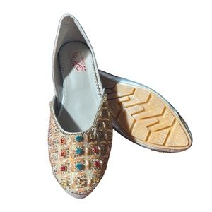 PEARL EMBROIDERED WOMEN KHUSSA | FOOTWEAR